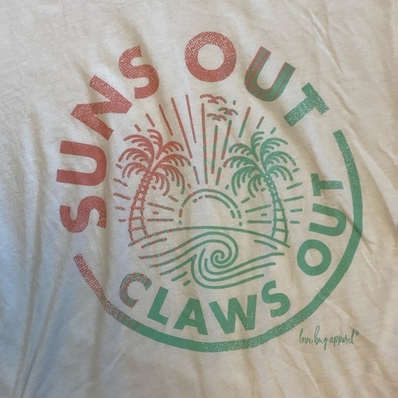 Suns out claws out T-shirt - Picture 2 of 4
